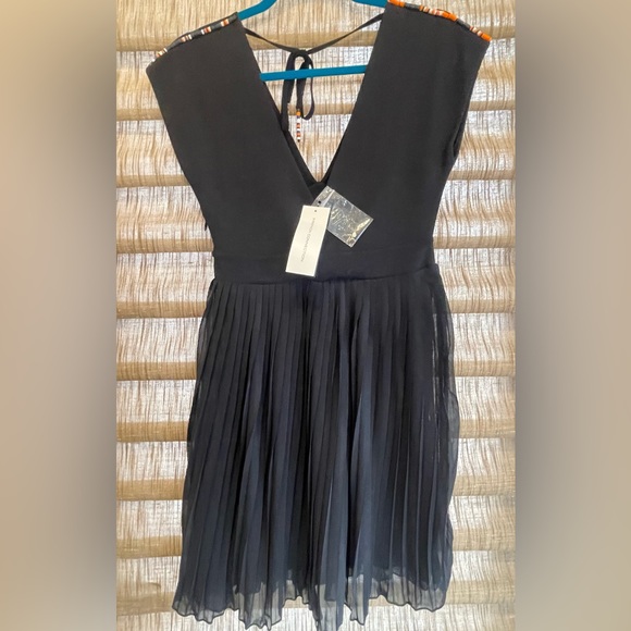 NWT French Connection Black Dress Size 4 - Picture 2 of 9